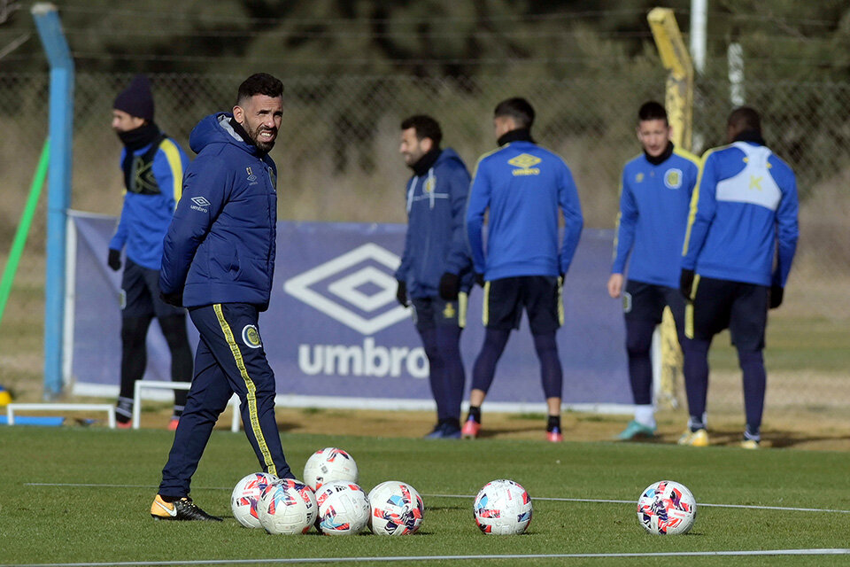 Las cualidades de Tevez como entrenador están en duda. (Fuente: Sebastián Granata)