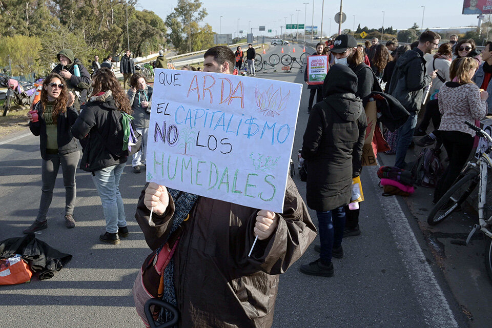 Los jóvenes manifestantes cortaron el tránsito durante la tarde. (Fuente: Sebastián Granata)