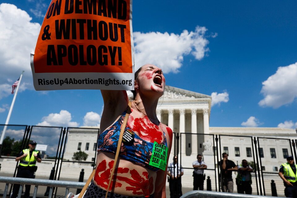 La Corte Suprema en Washington, cercada de manifestantes. (Fuente: AFP)
