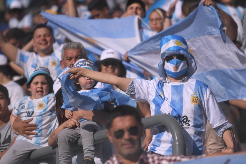 Los hinchas argentinos son los que más entradas compraron para la fase de grupos (Fuente: AFP)