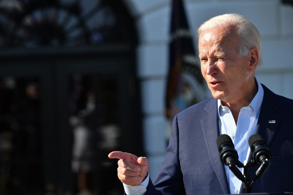 "Estamos conmocionados por la violencia armada sin sentido que una vez más ha traído dolor", expresó el presidente Biden. Foto: AFP.