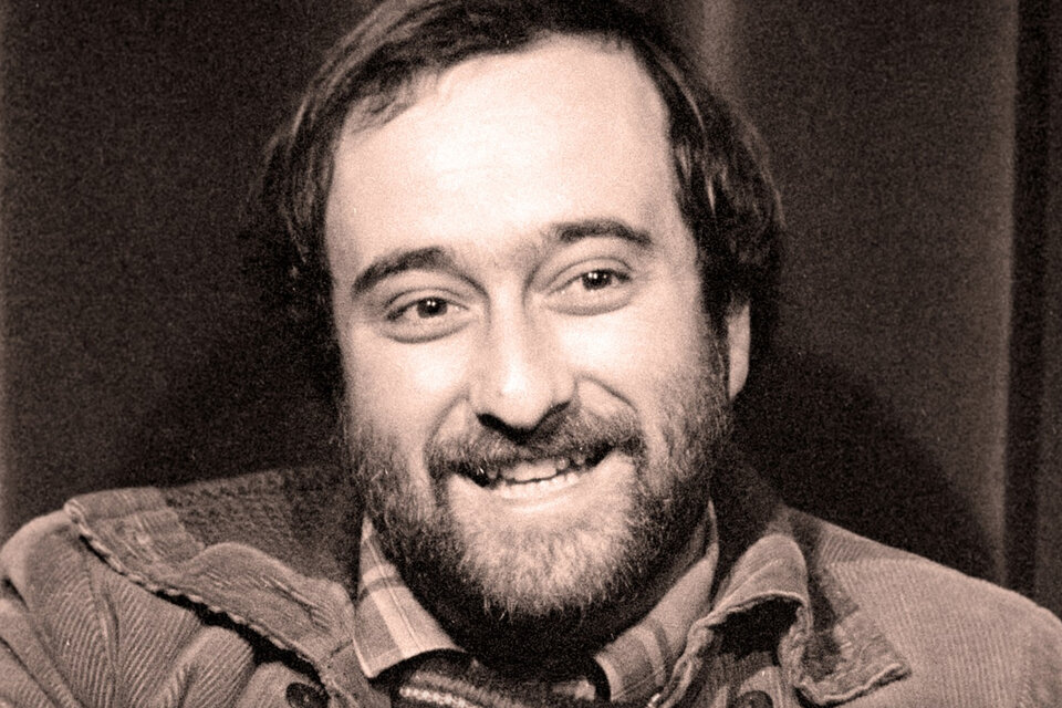 En los '70, Dalla estuvo asociado con el poeta marxista Roberto Roversi.
