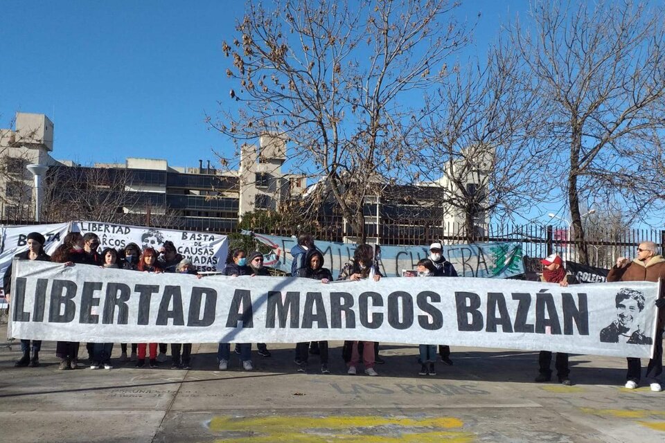 El grupo que apoya a Marcos en el reclamo de su libertad.