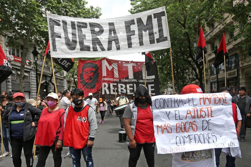 Con consignas contra el FMI y el ajuste, la izquierda convocó a una marcha a Plaza de Mayo. (Foto: NA)