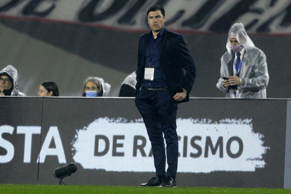 El técnico de Vélez Alexander Medina (Fuente: Fotobaires)