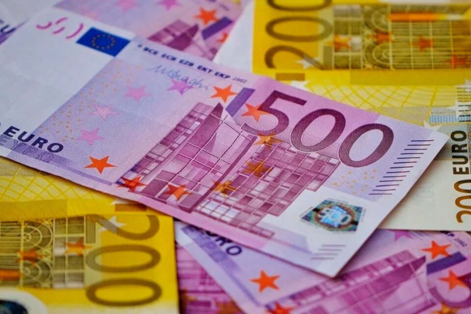 Un euro vale igual a un dólar