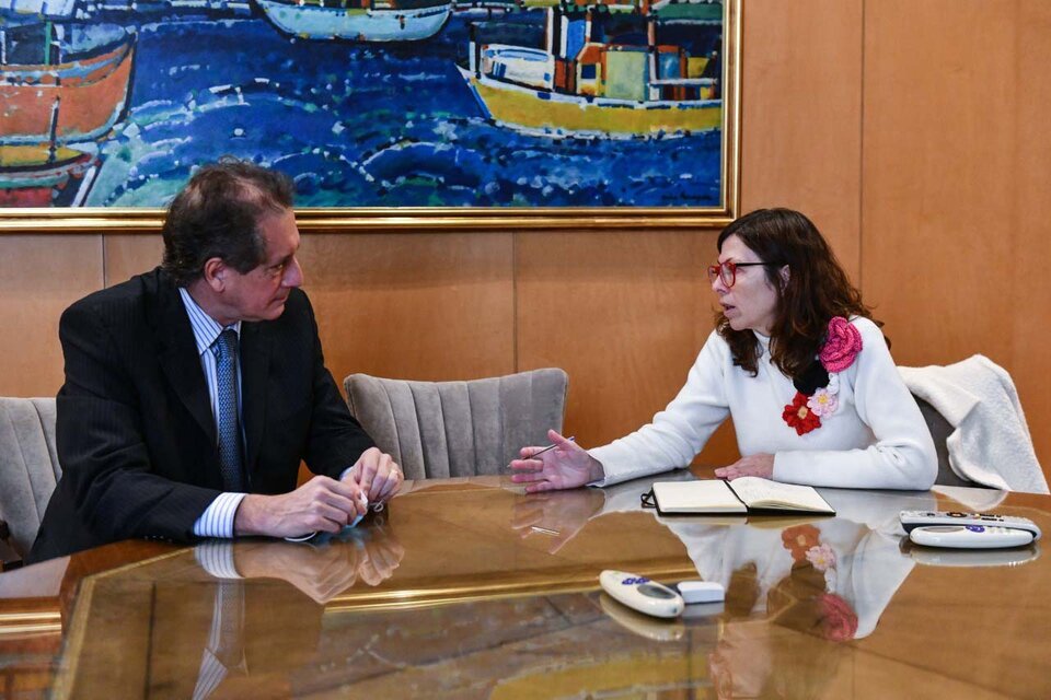 Batakis junto al presidente del Banco Central, Miguel Pesce. 
