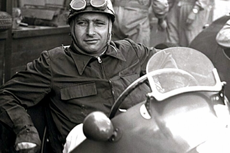  Juan Manuel Fangio falleció el 17 de julio de 1995. 