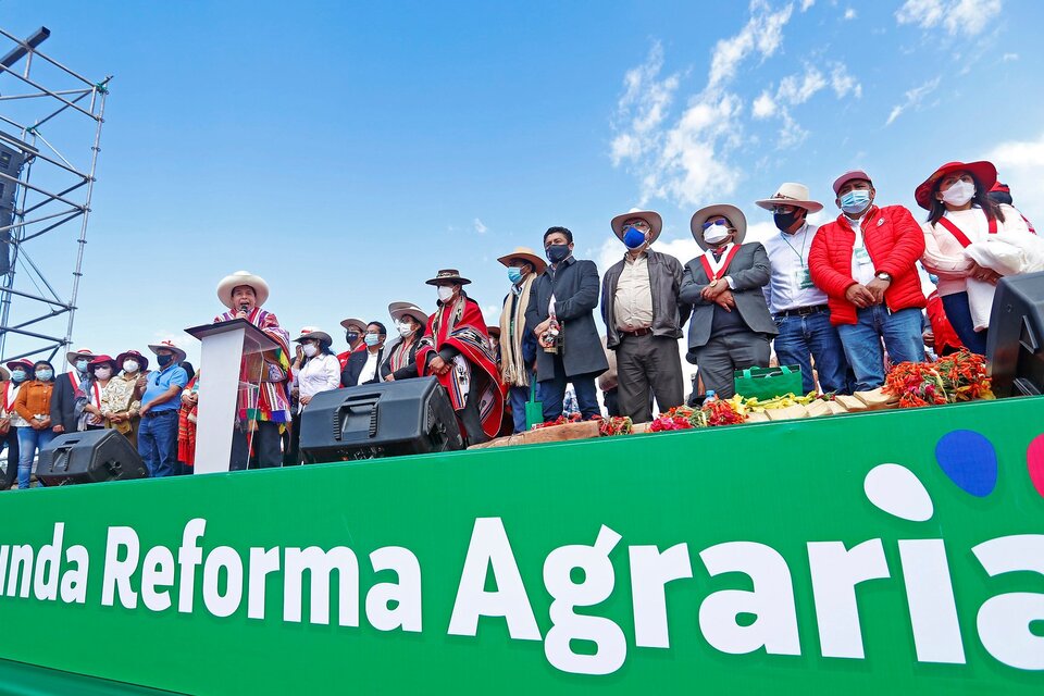 Pedro Castillo en el lanzamiento de la II Reforma Agraria en octubre de 2021. Fuente: Twitter Presidencia de Perú