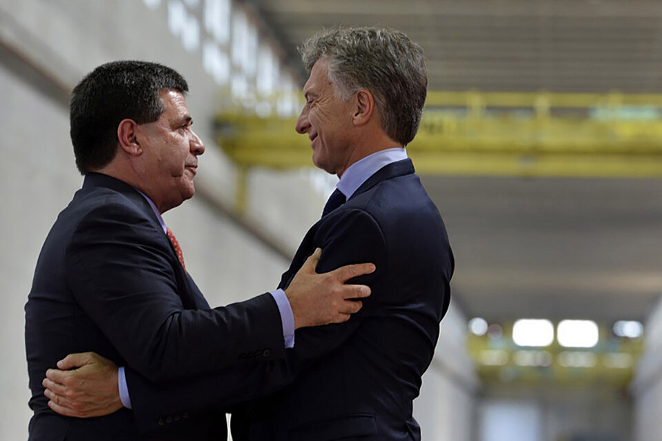 La amistad entre Horacio Cartes y Mauricio Macri, reflejada en la foto de un encuentro entre ambos. (Fuente: Télam)