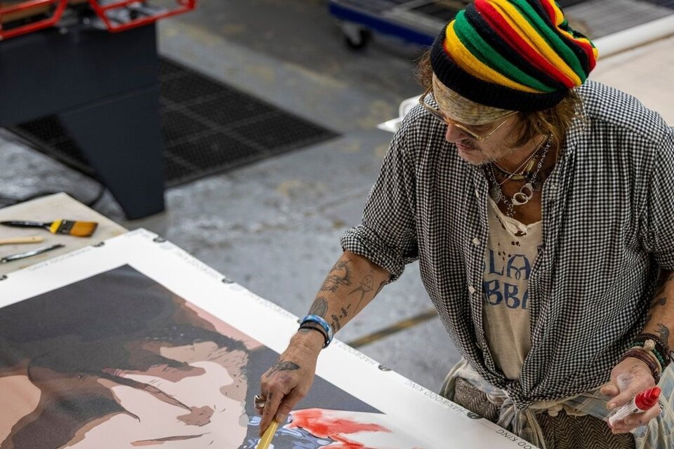 "Siempre he usado el arte para expresar mis sentimientos y reflexionar sobre las personas que más me importan", reflexionó Depp. (Foto:  Castle Fine Art/Instagram) 