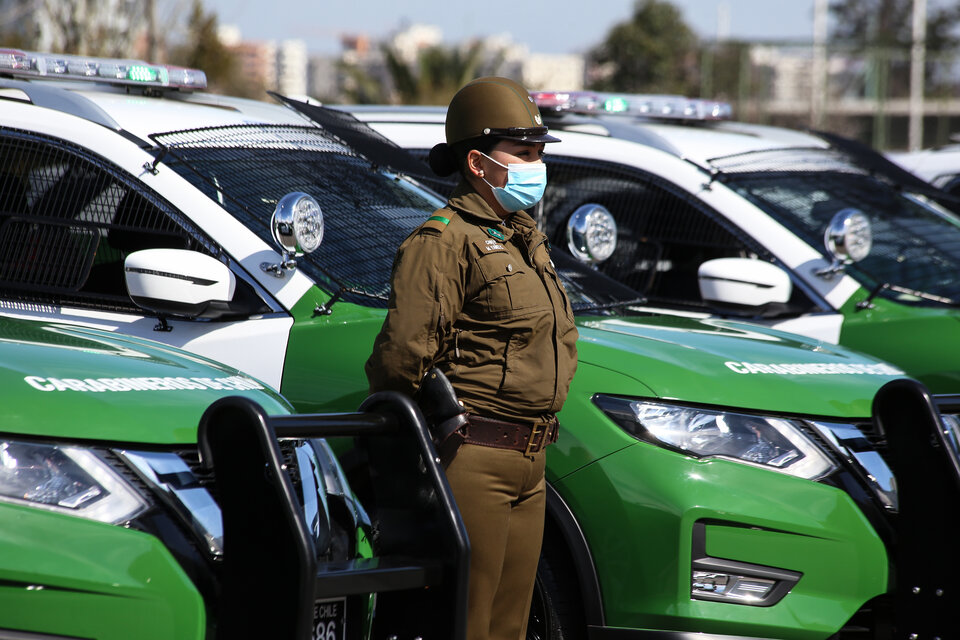 Oficial de Carabineros / Silvana Gajardo, Ministerio del Interior