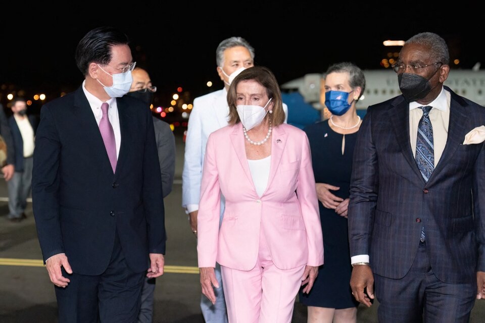 Pese a las advertencias de China Pelosi llega a Taipei en el marco de su gira asiática. (Fuente: AFP)