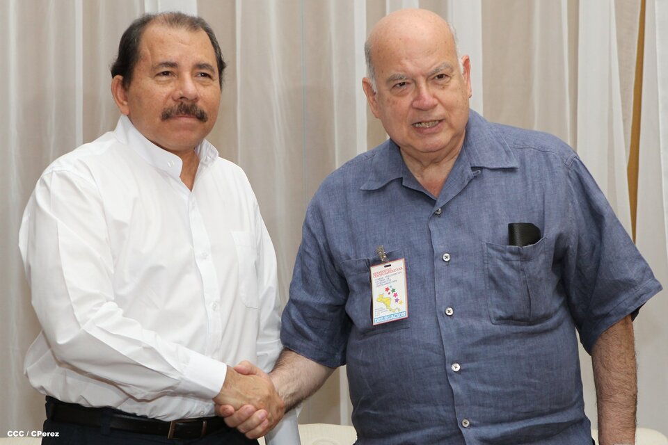 Daniel Ortega con Jose Miguel Insulza, en 2012 / Sitio de OEA
