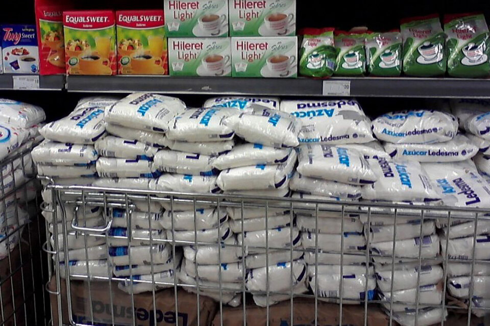 El precio del azúcar subió de 107 a 199 pesos en los mayoristas.