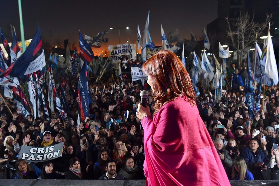 Cristina Kirchner en su último discurso en Ensenada. El paquete de Massa constituye su apuesta política pragmática para estos tiempos. (Fuente: NA)