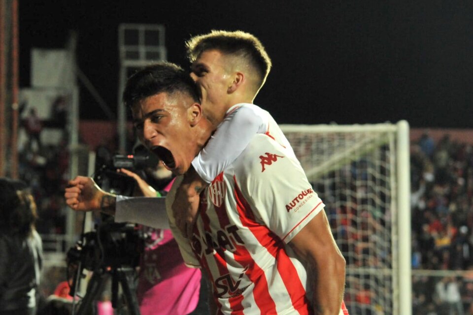Marabel celebra el gol del triunfo de Unión (Fuente: NA)