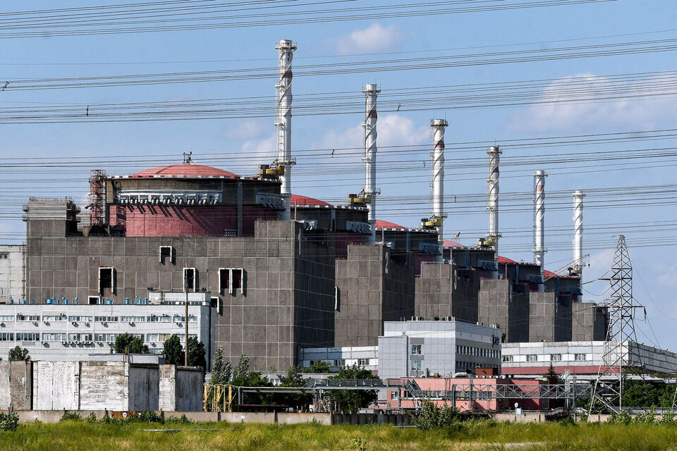 La central nuclear ucraniana de Zaporiyia es la más grande en su tipo de Europa y hay inquietud de que pueda ocurrir un desastre. (Fuente: EFE)