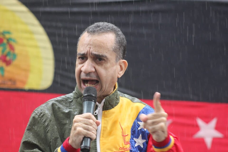 El diputado Julio Chávez, presidente de la Comisión Especial de la Asamblea Nacional de Venezuela que investigó los asesinatos de migrantes / Twitter de Julio Chávez.