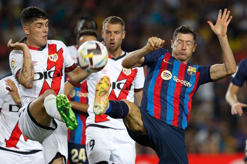 Lewandowski no pudo coonvertir en su estreno en el Camp Nou (Fuente: AFP)