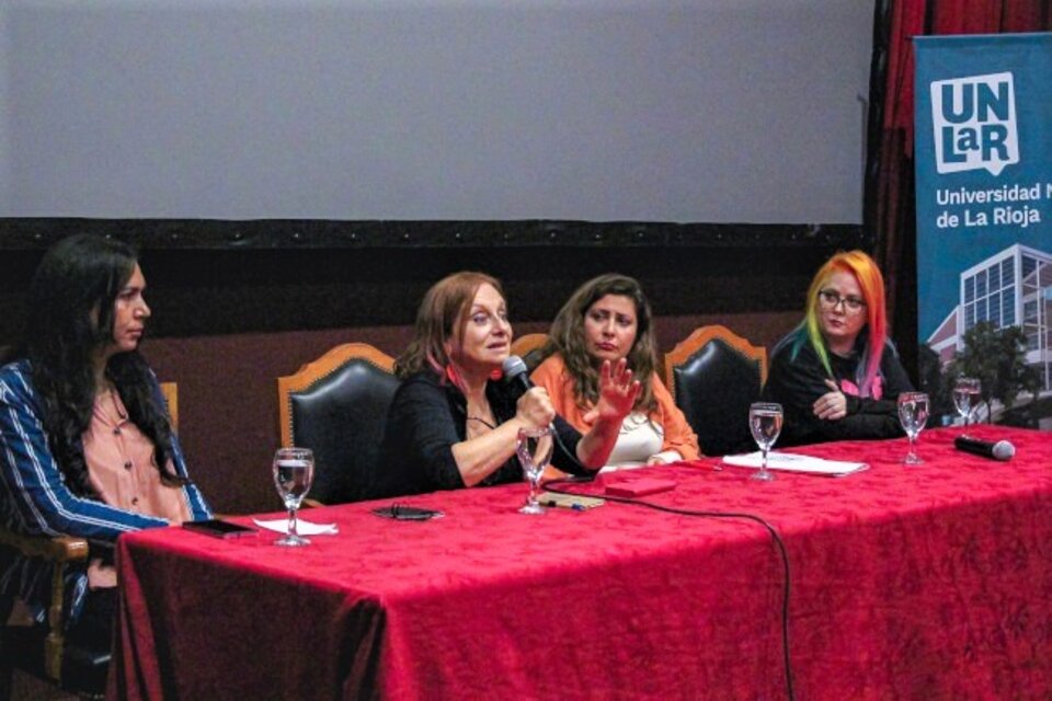 La mesa debate en la Universidad de La Rioja que se judicializó.