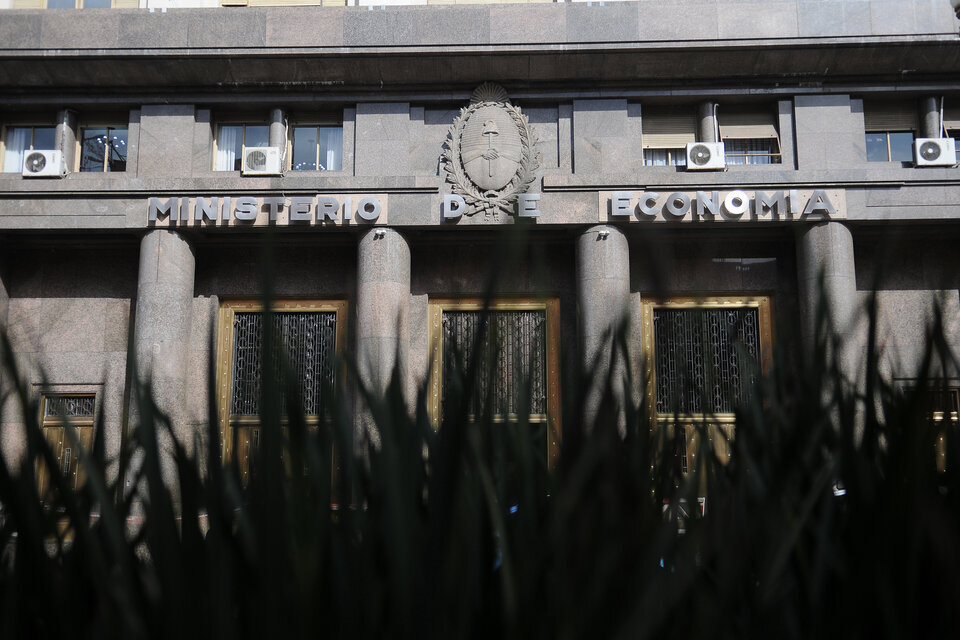 Oficializaron las designaciones de Tombolini, Neme y De Mendiguren, en el Ministerio de Economía. Imagen: Guadalupe Lombardo