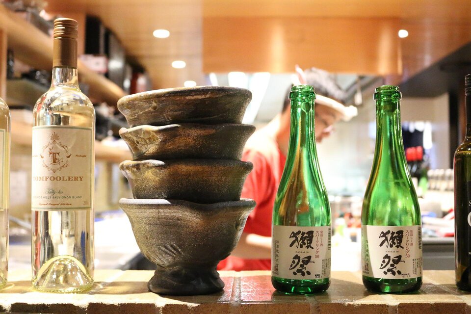 El gobierno japonés buscará reforzar también las campañas para promover la exportación de productos como el sake.