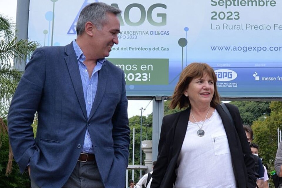 Sánchez junto a la presidenta del PRO, Patricia Bullrich, en la exposición Internacional del Petroleo y el Gas. Foto: Twitter/Francisco Sánchez. 