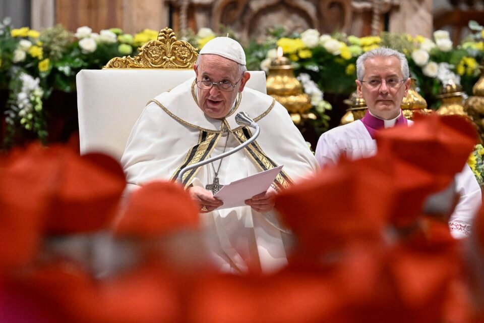 Francisco se dirige a los nuevos cardenales. (Fuente: AFP)