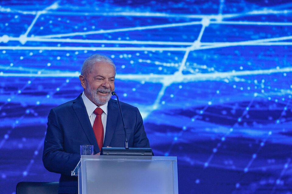 El expresidente de Brasil Luiz Inácio Lula da Silva durante el primer debate / Twitter de Lula da Silva 