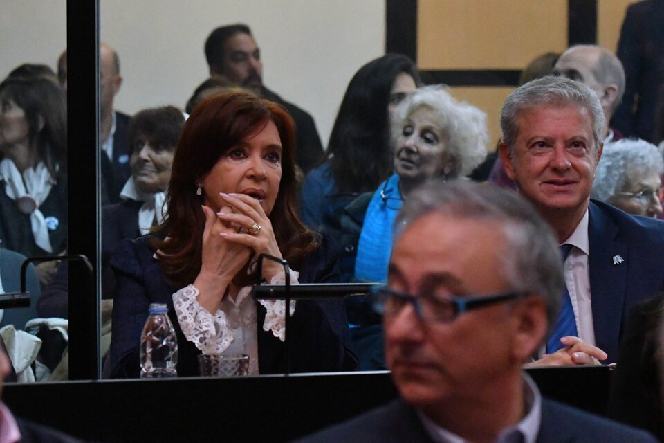 Cristina Fernández de Kirchner compartió en sus redes sociales un video en el que Danier Erbetta, juez de la Corte Suprema de Santa Fe, da "una clase magistral sobre el debido proceso en el Derecho Penal y el juicio de Vialidad".