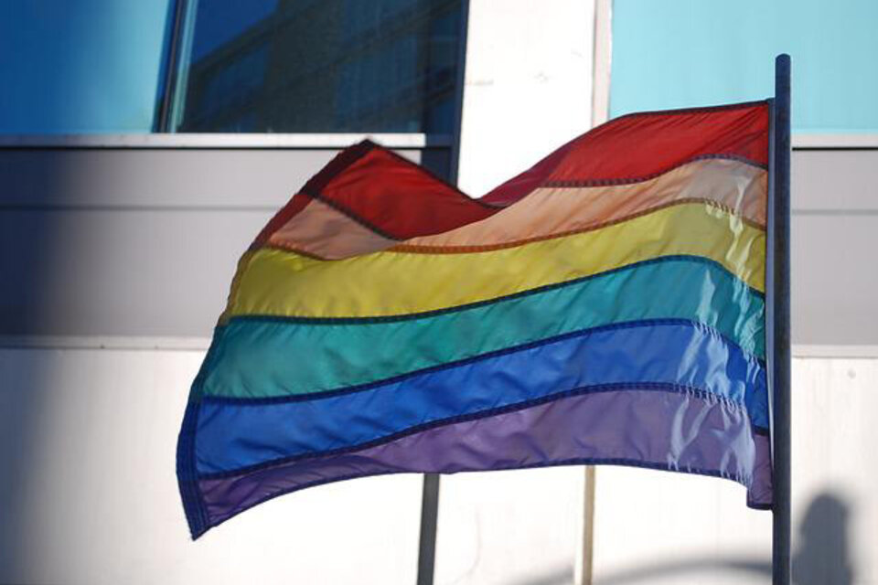 La bandera del arcoiris incluye a todos los colectivos / pixabay