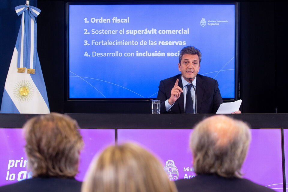 El ministro Sergio Massa se propuso como objetivos de corto plazo fortalecer las reservas y contener el déficit fiscal. (Fuente: Télam)