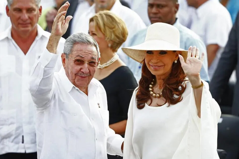 Raúl Castro condenó "el vil atentado" contra Cristina Kirchner. (Fuente: EFE)