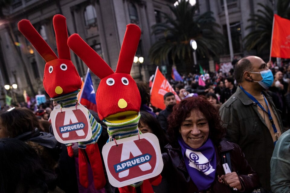  Cierre de campaña del "apruebo" este jueves en Santiago. (Fuente: EFE)