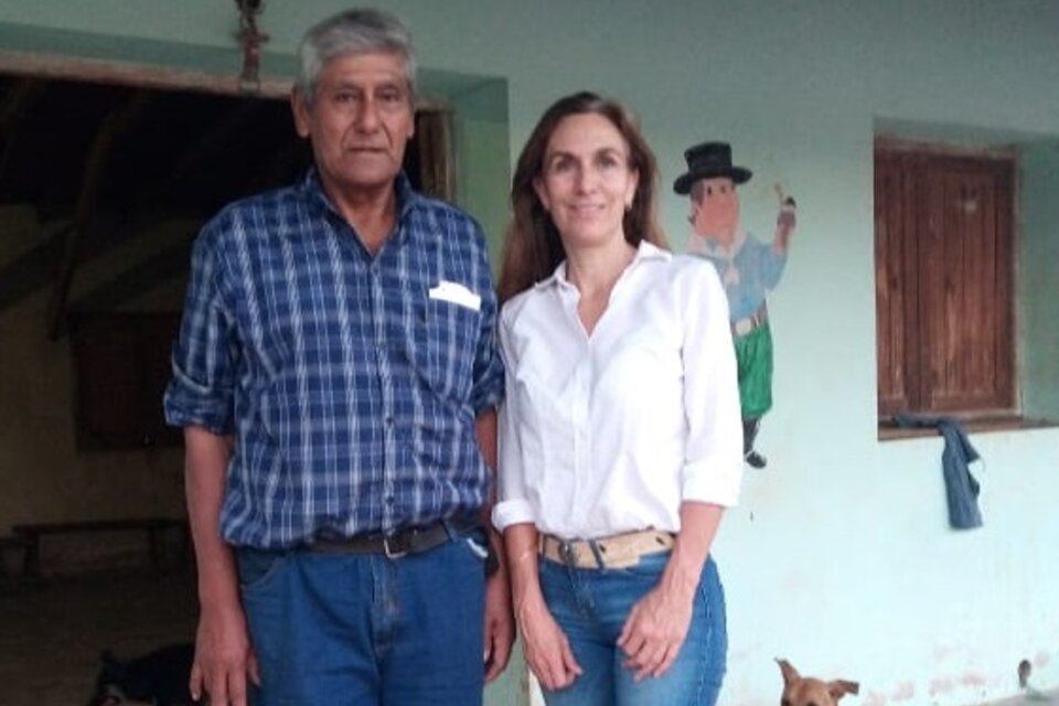 El productor Antolín Soraire con la secretaria de Desarrollo Productivo, Milagros Patrón Costas. 
