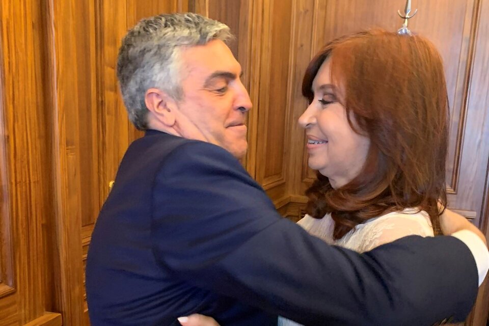 "Todos los que tocaron el celular tendrán consecuencias", advirtió el abogado de Cristina Fernández de Kirchner. Imagen: Twitter @Gregoriodalbon