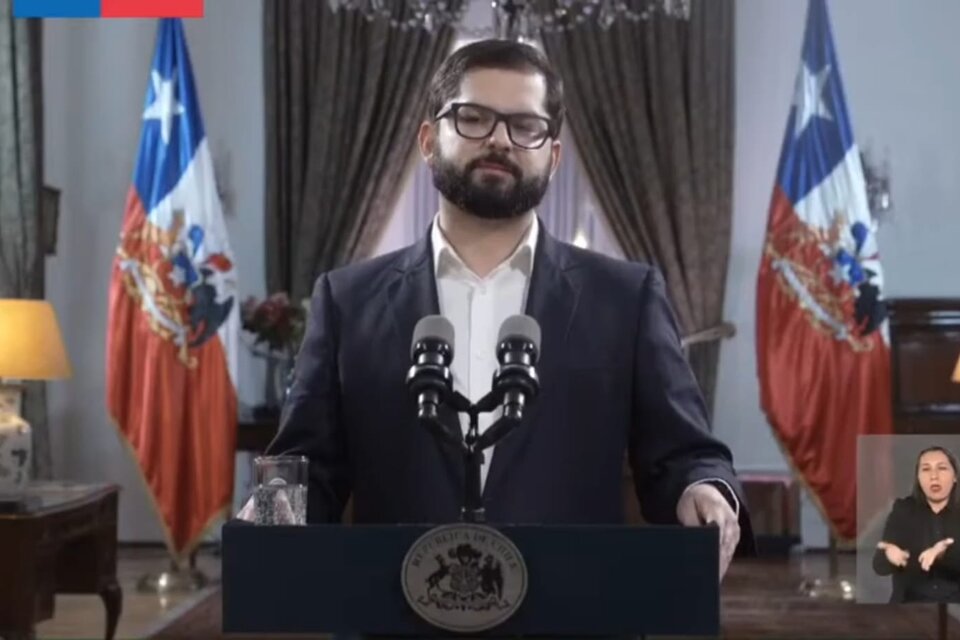 El presidente de Chile, Gabriel Boric, durante su mensaje después de la votación de este domingo / Captura de pantalla