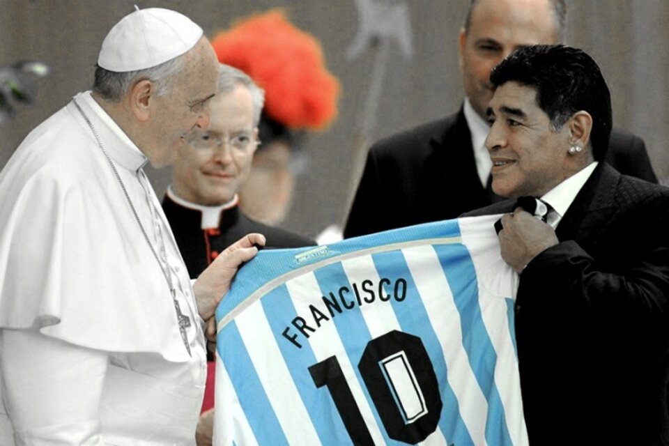 Maradona en 2016, cuando fue nombrado capitán del equipo Scholas en el primer Partido de la Paz (Fuente: Télam)