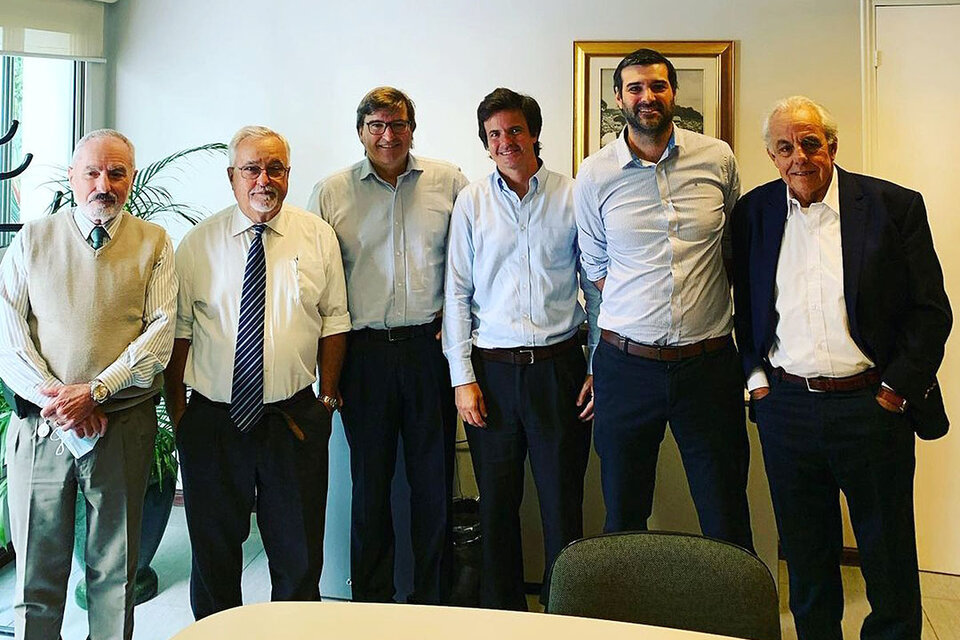 Reunión entre el asesor presidencial Nicolás Martinelli y empresarios de Montepaz, en abril de 2022 / Instagram de Nicolás Martinelli 