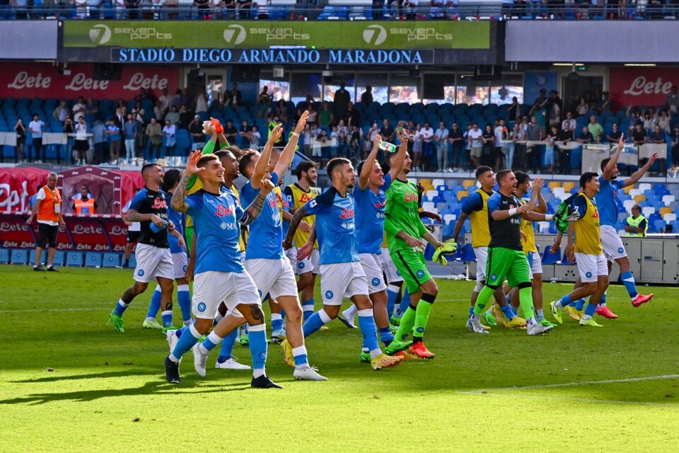 Serie A de Italia: con Gio Simeone en cancha, Napoli llegó a la cima (Fuente: EFE)