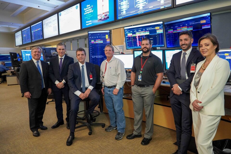 Sergio Massa junto a directivos de la petrolera Chevron. (Fuente: NA)