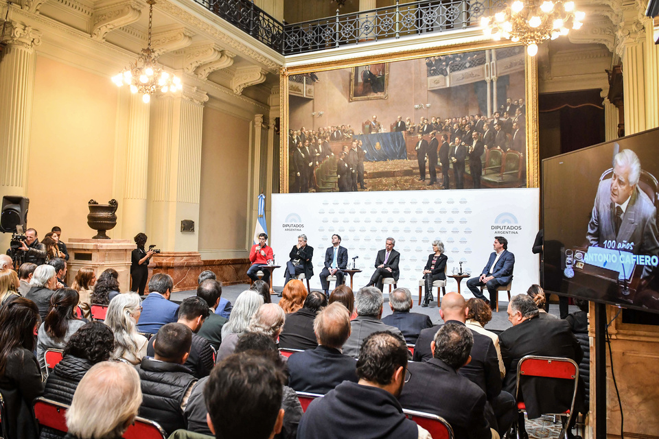 Homenaje a Antonio Cafiero: La defensa de la democracia, de los carapintadas con Alfonsín al atentado a Cristina Kirchner (Fuente: Enrique García Medina)