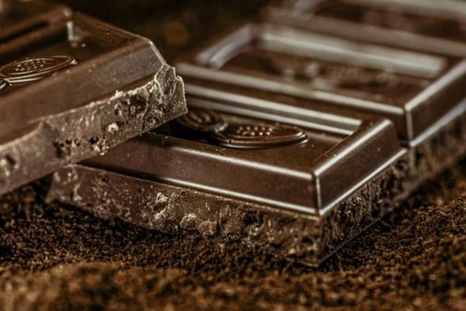 ¿Comer chocolate amargo hace bien? (Fuente: Pixabay)
