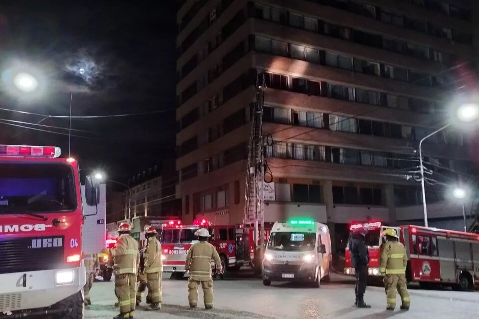 El fuego en el edificio de Bariloche Center se desató por un cortocircuito, en uno de los pasillos de la planta baja (Foto: MPF Rio Negro). 