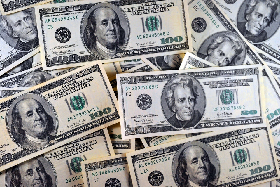 A la búisqueda de los dólares fugados a Estados Unidos. (Fuente: AFP)