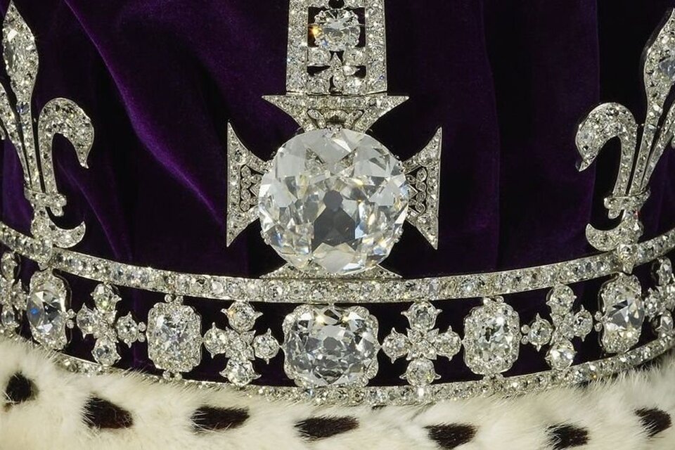 El disputado diamante de la corona de la Reina Madre de Inglaterra que India quiere de regreso. (Foto:EFE)