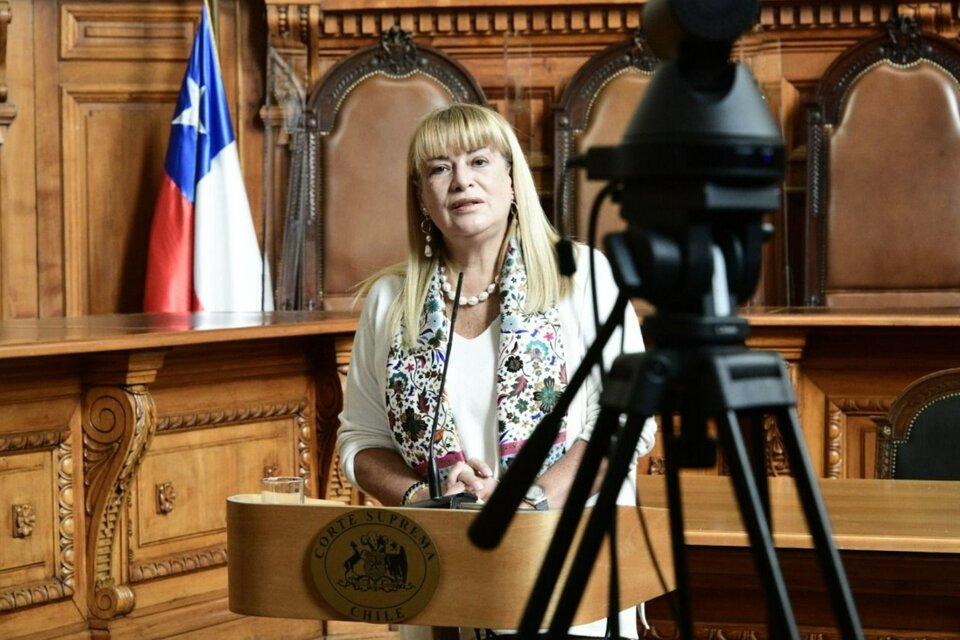 Ministra vocera de la Corte Suprema de Justicia de Chile Ángela Vivanco / Twitter del Poder Judicial de Chile
