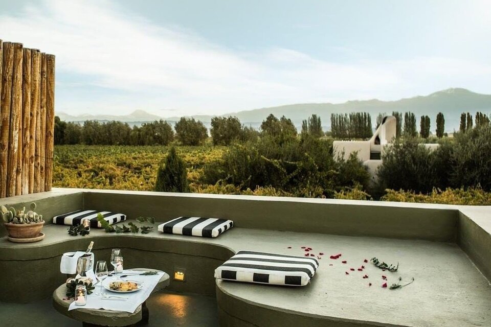 El hotel Cavas Wine Lodge es un proyecto innovador ubicado en Mendoza,  con un entorno privilegiado y la más imponente vista a la Cordillera de los Andes. (Foto: Cavaswinelodge)