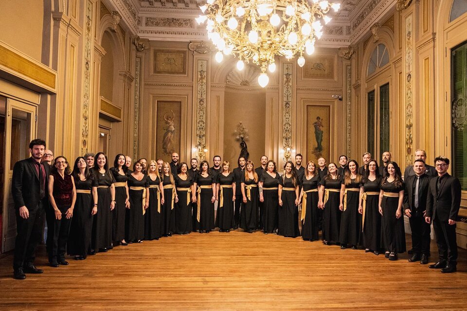 El coro está compuesto por 33 coreutas profesionales, varones y mujeres por partes iguales y se caracteriza por sus shows creativos. (Foto:FCB)